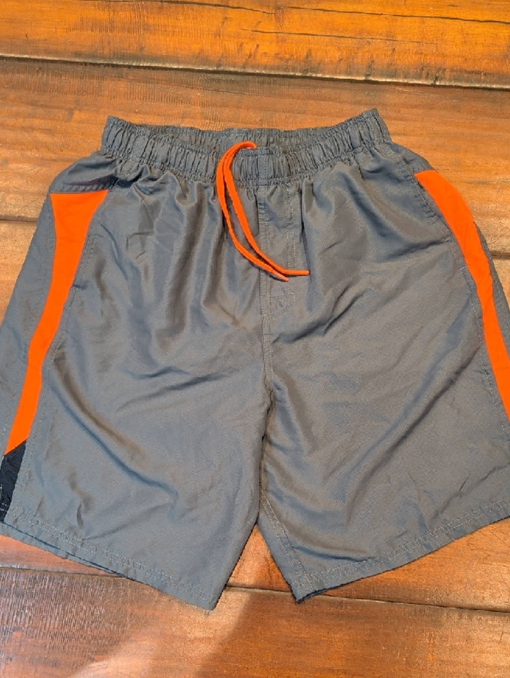Nike Men’s Gray Athletic Shorts with Orange Accents - Picture 9 of 9